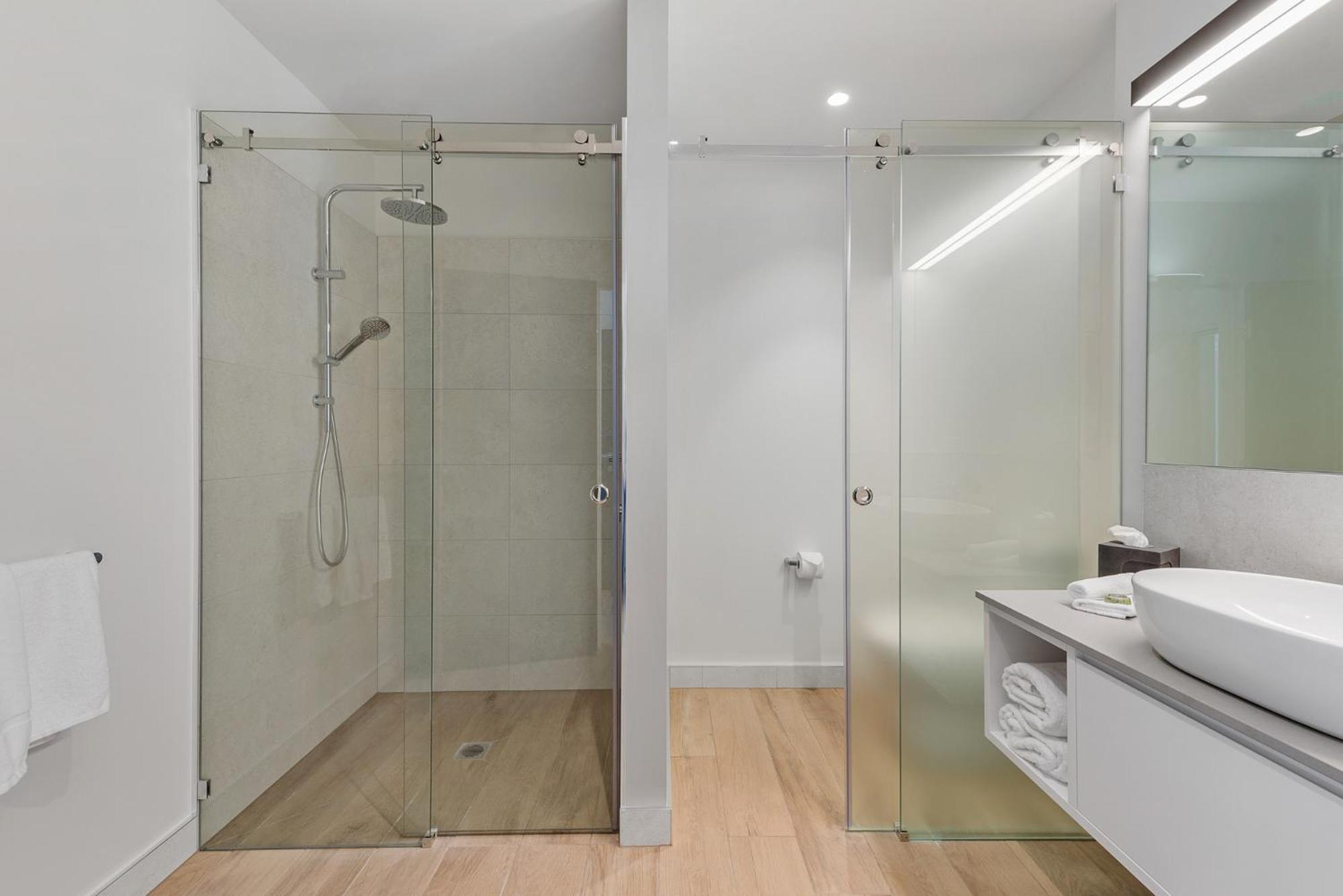 Hotel Peppers Silo Launceston Esterno foto A shower enclosure