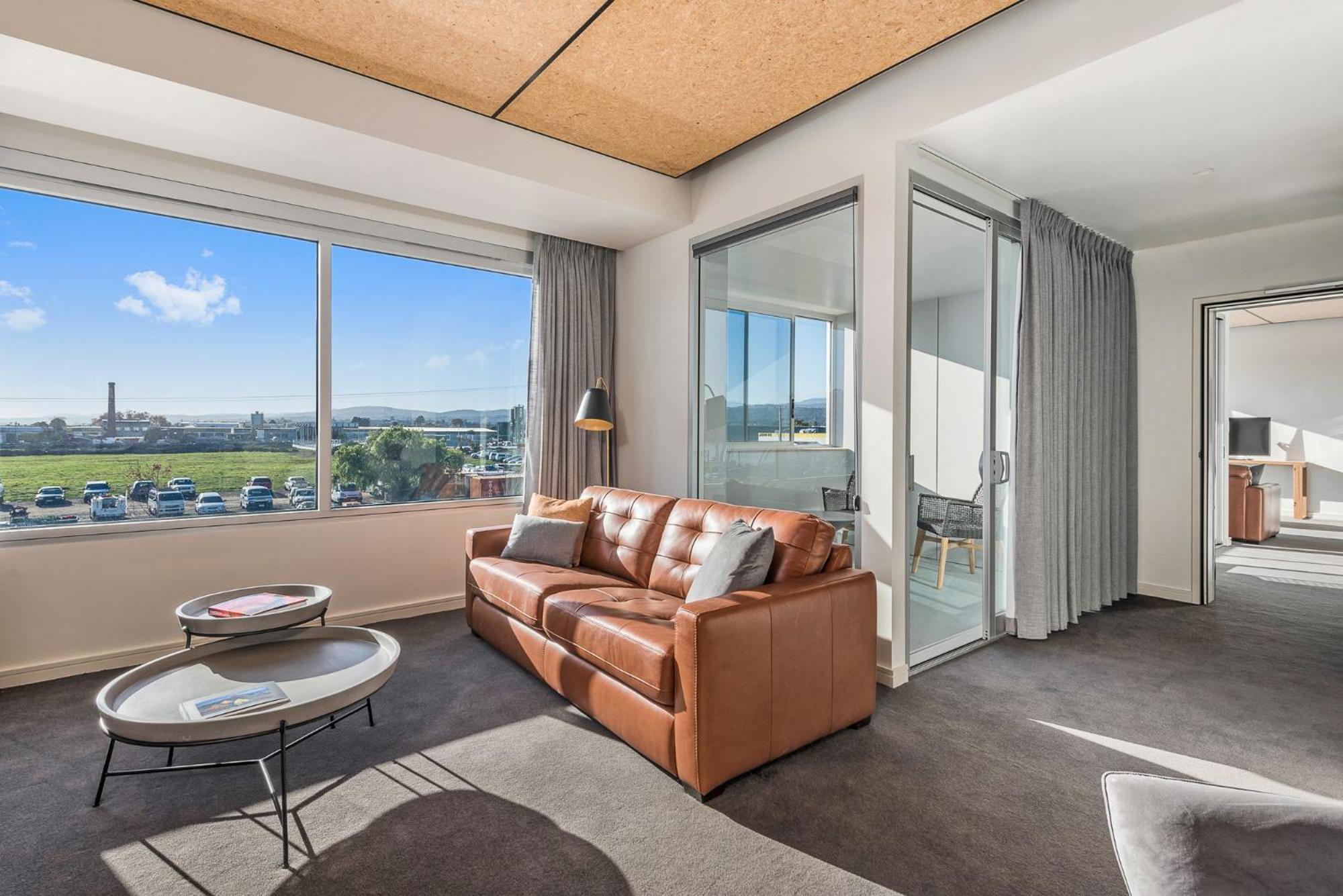 Hotel Peppers Silo Launceston Esterno foto Living room