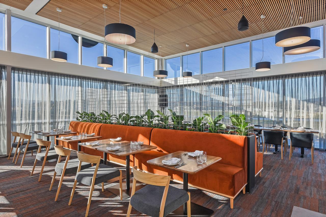 Hotel Peppers Silo Launceston Esterno foto The interior of the restaurant