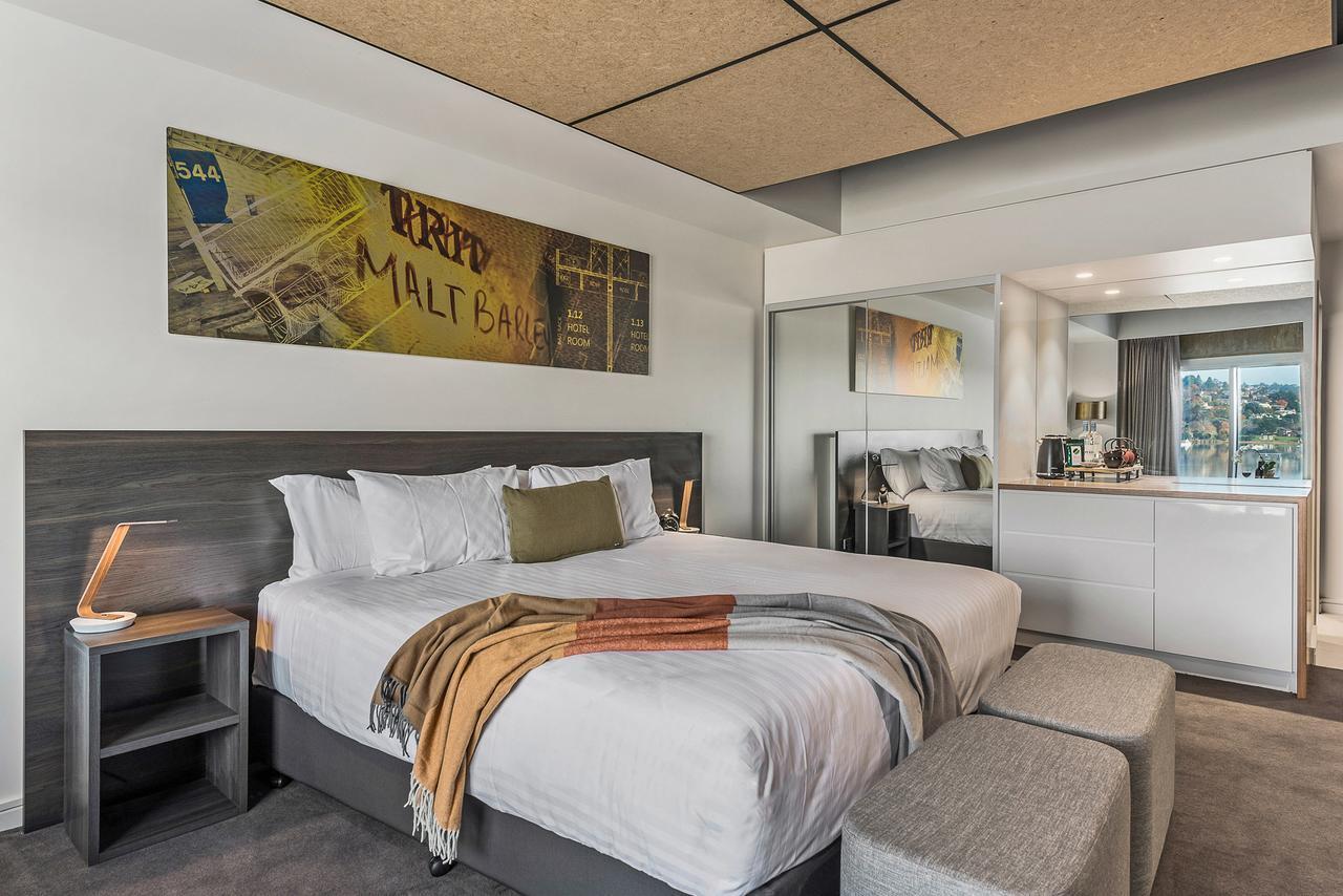 Hotel Peppers Silo Launceston Esterno foto A suite at the hotel