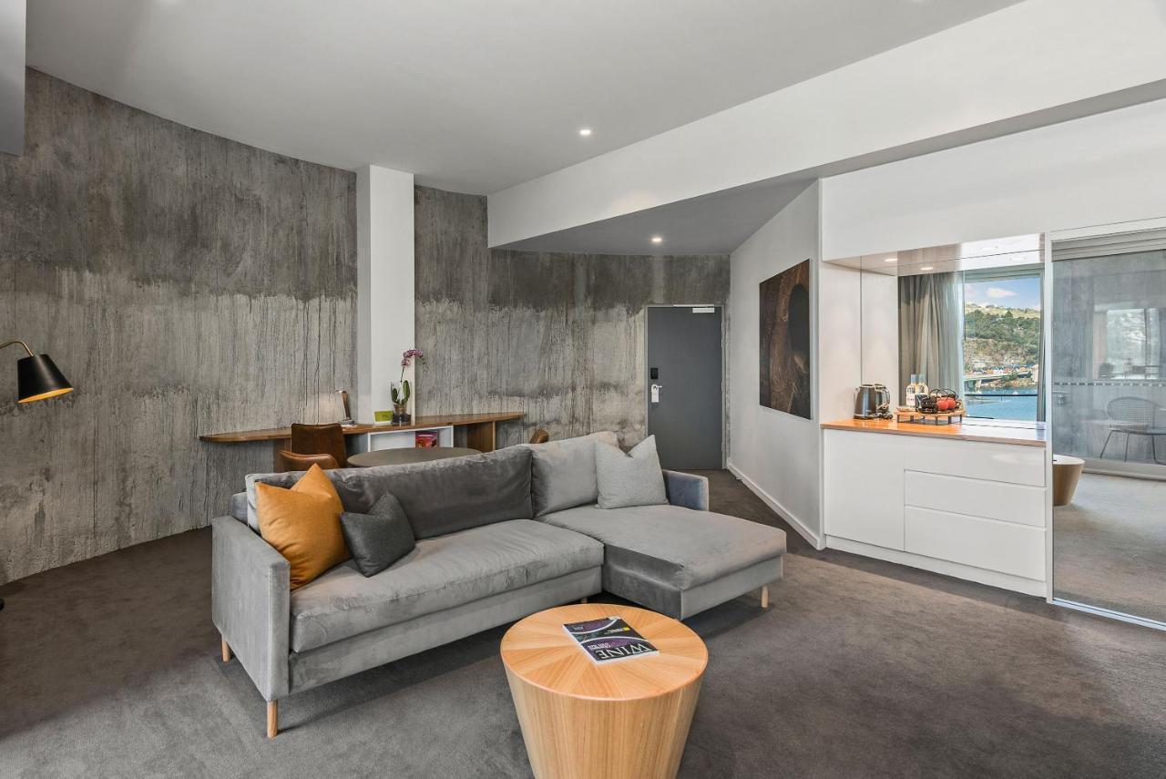 Hotel Peppers Silo Launceston Esterno foto A living room at the hotel