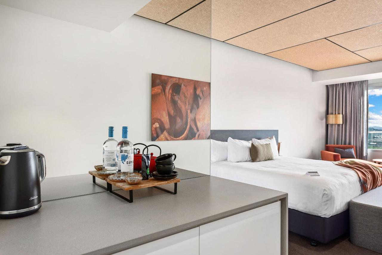 Hotel Peppers Silo Launceston Esterno foto A room at the hotel