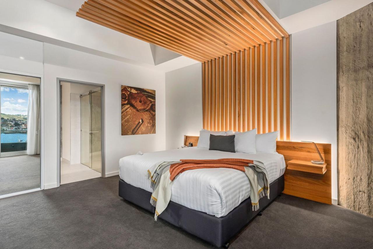 Hotel Peppers Silo Launceston Esterno foto A bedroom at the hotel